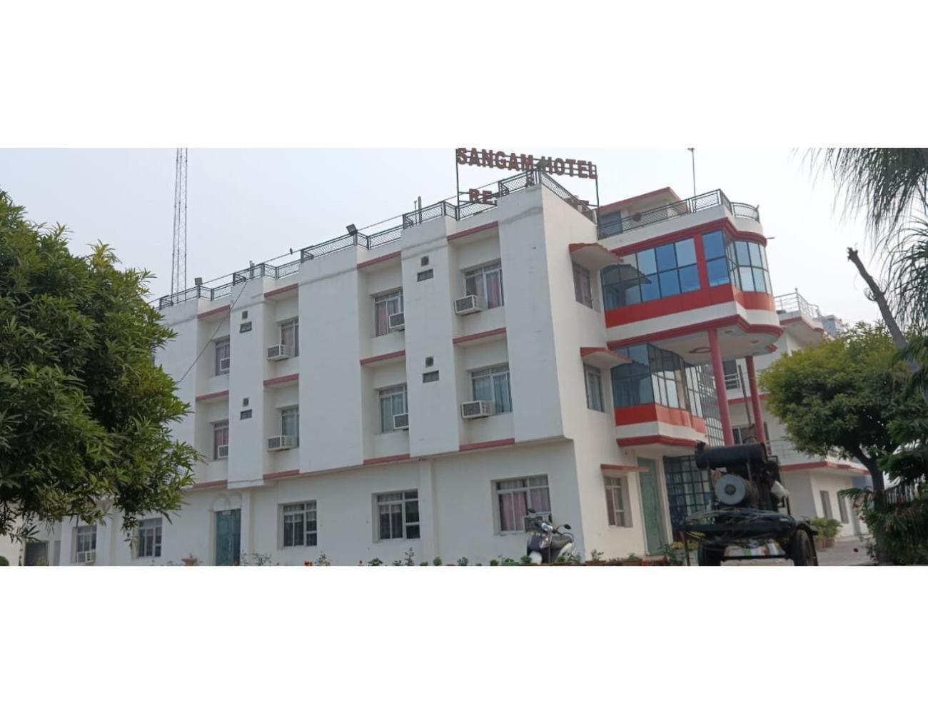 Hotel Sangam, Bénarès Extérieur photo